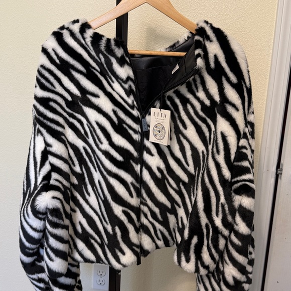 Zebra Print Faux Fur Jacket - Picture 3 of 16